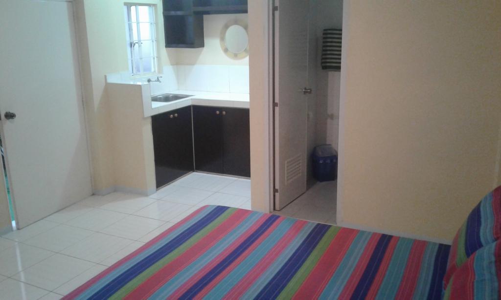 Christopher B&B And Apartments (Adults Only) Paranaque City Ngoại thất bức ảnh